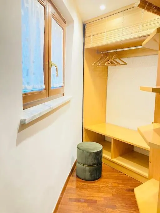 Re Gallo Luxury Apartment Plebiscito In Via Chiaia Неаполь
