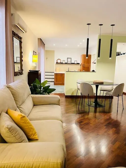 Re Gallo Luxury Apartment Plebiscito In Via Chiaia Naples Italy