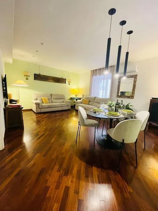 Re Gallo Luxury Apartment Plebiscito In Via Chiaia Naples