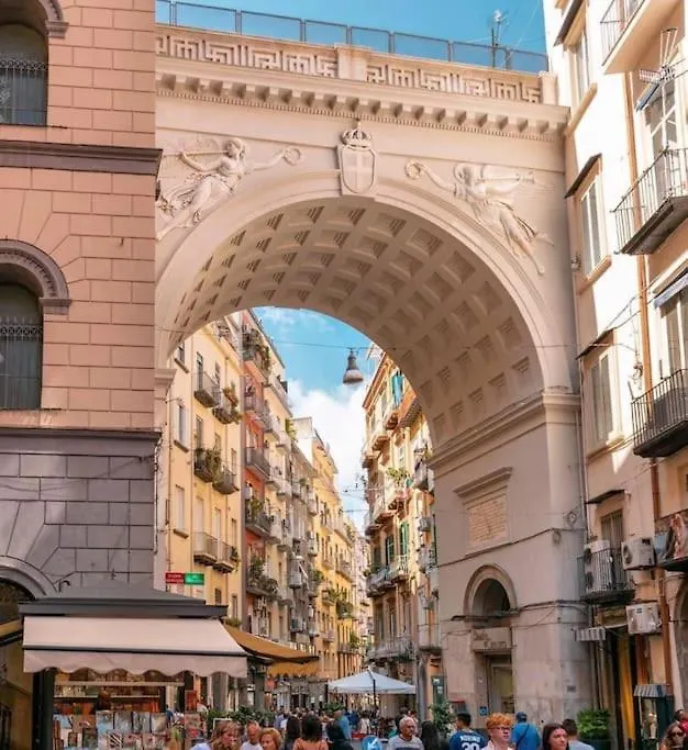 Re Gallo Luxury Apartment Plebiscito In Via Chiaia Naples 0*,