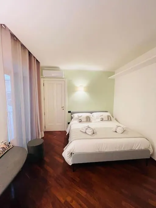 Re Gallo Luxury Apartment Plebiscito In Via Chiaia Naples 0*,