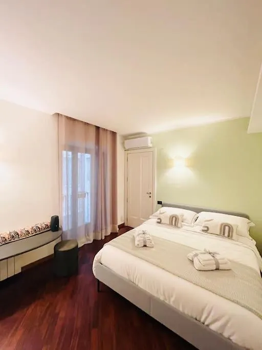 Re Gallo Luxury Apartment Plebiscito In Via Chiaia Naples Italy
